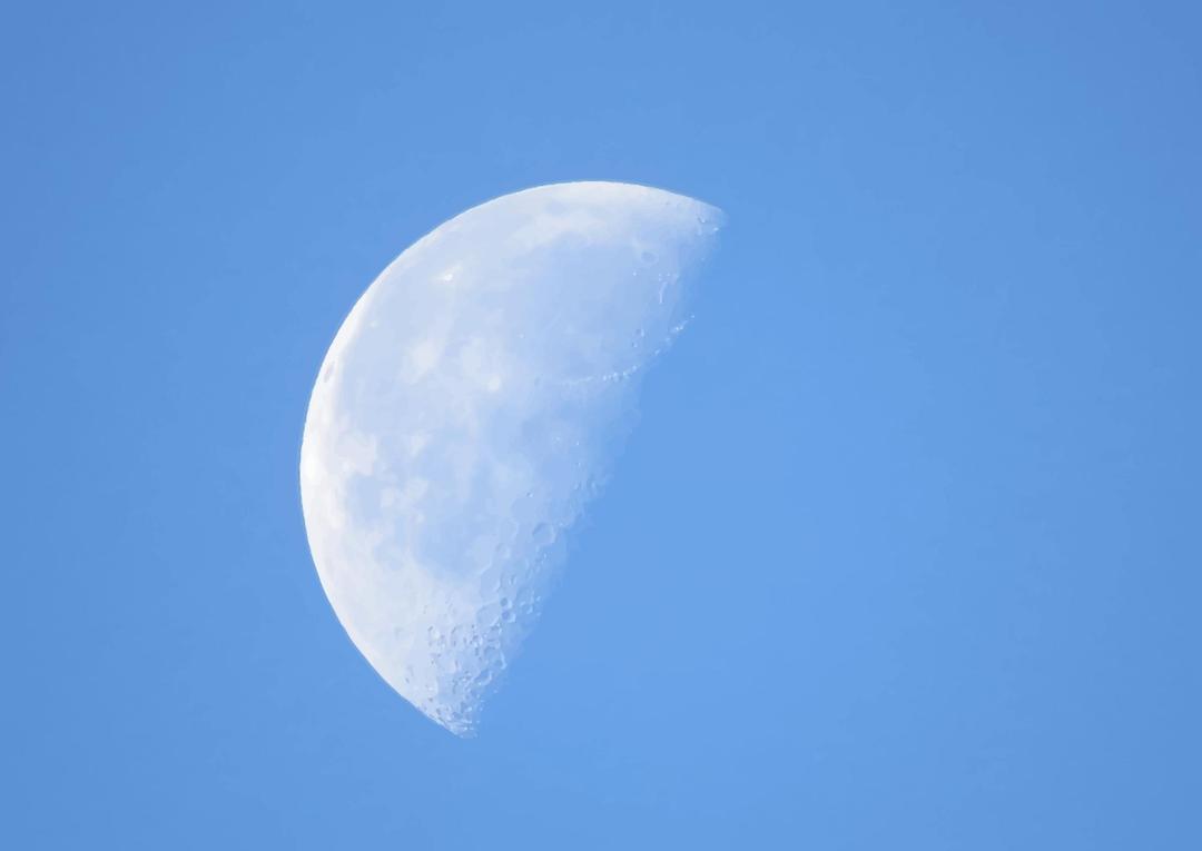 Half-moon in daylight png transparent