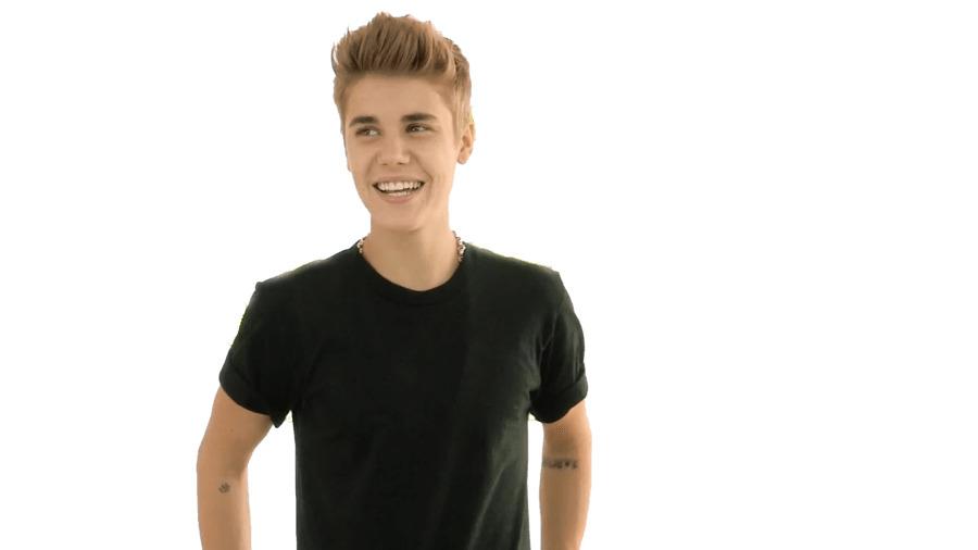 Smiling Justin Bieber png transparent